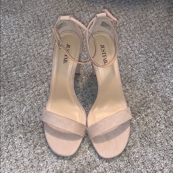 Block heeled sandal - Picture 2 of 5